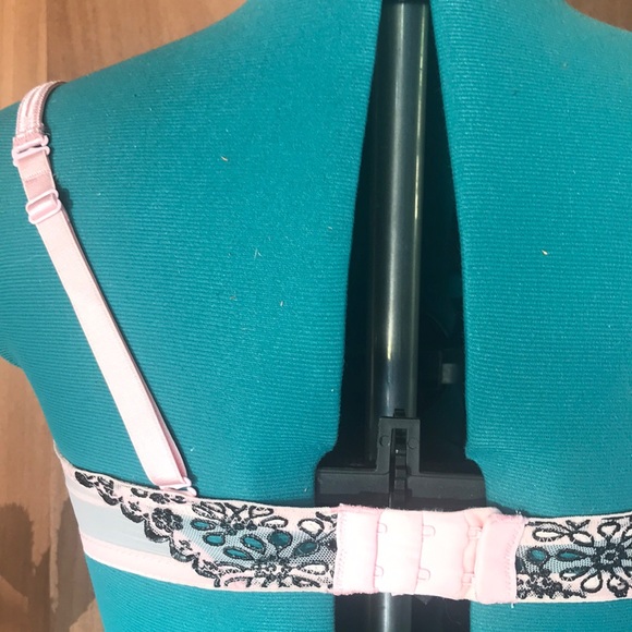 Victoria’s Secret pink and black lace push up bra - Picture 5 of 10